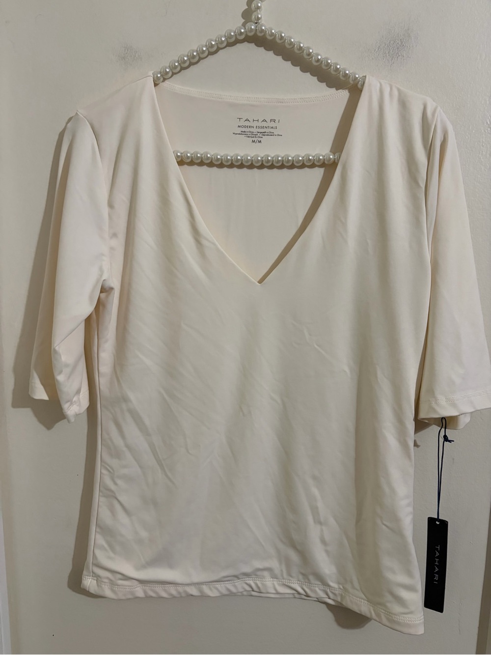 Tahari Cream V-Neck Elbow Sleeve Top